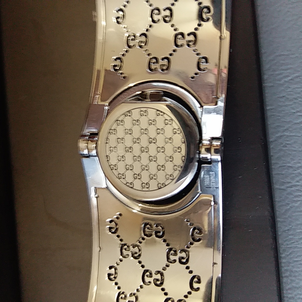 Authentic Euc Gucci Twirl Bangle Watch Swiss Made - image 8